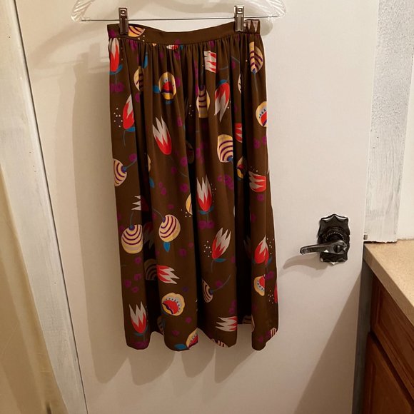 Anne Klein size 6 brown with multi coloured patterned skirt and top - Picture 6 of 10